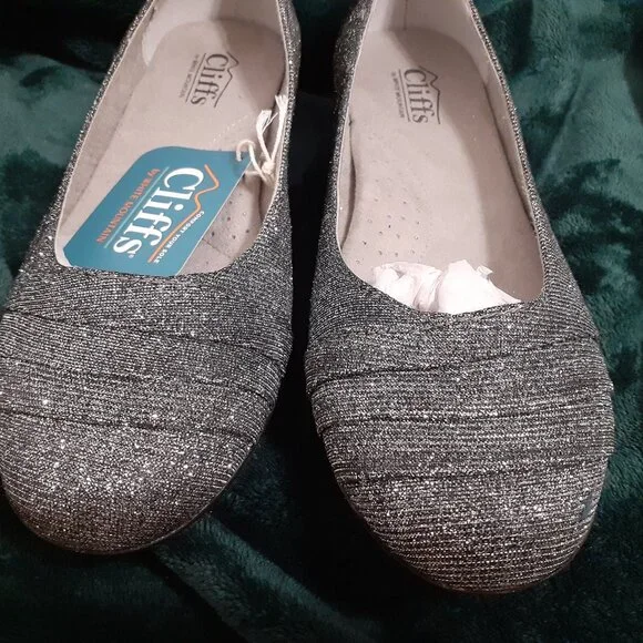 SILVER SPARKLE FLATS NEW WITH TAGS CLIFFS BY WHITE MOUNTAIN - Picture 8 of 13